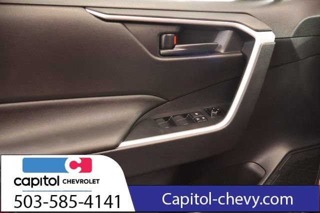 Used 2021 Toyota RAV4 SE w/ Weather & Moonroof Package AWD/4WD image 11