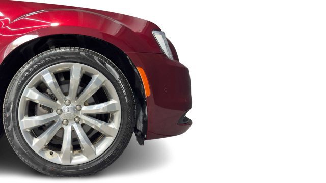 Used 2018 Chrysler 300 Limited w/ Safetytec Plus Group RWD image 8