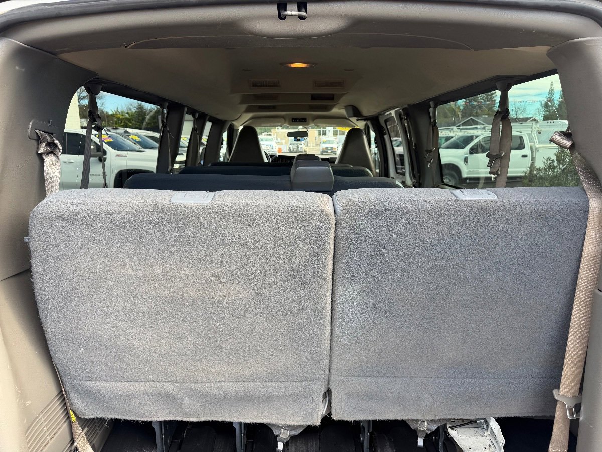 Used 2016 GMC Savana 3500 LS w/ Chrome Appearance Package image 12