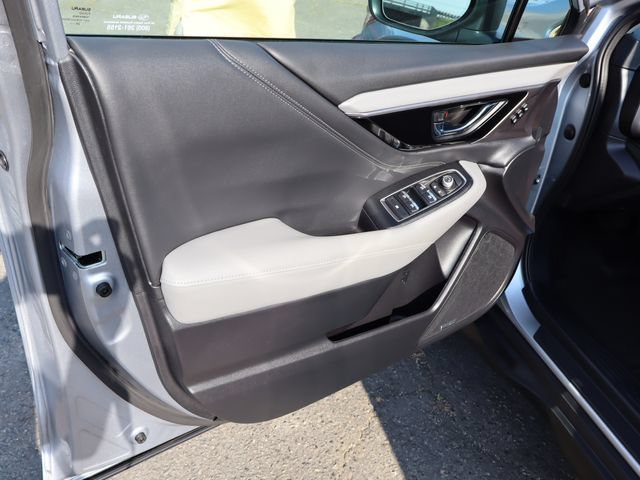 Certified 2025 Subaru Outback Limited AWD/4WD image 17
