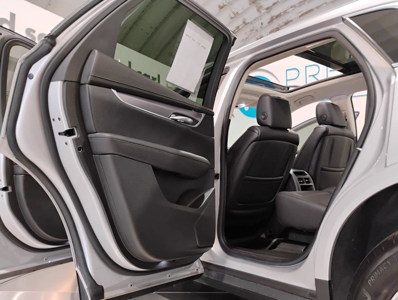 Used 2018 Cadillac XT5 Luxury w/ Driver Awareness Package image 11