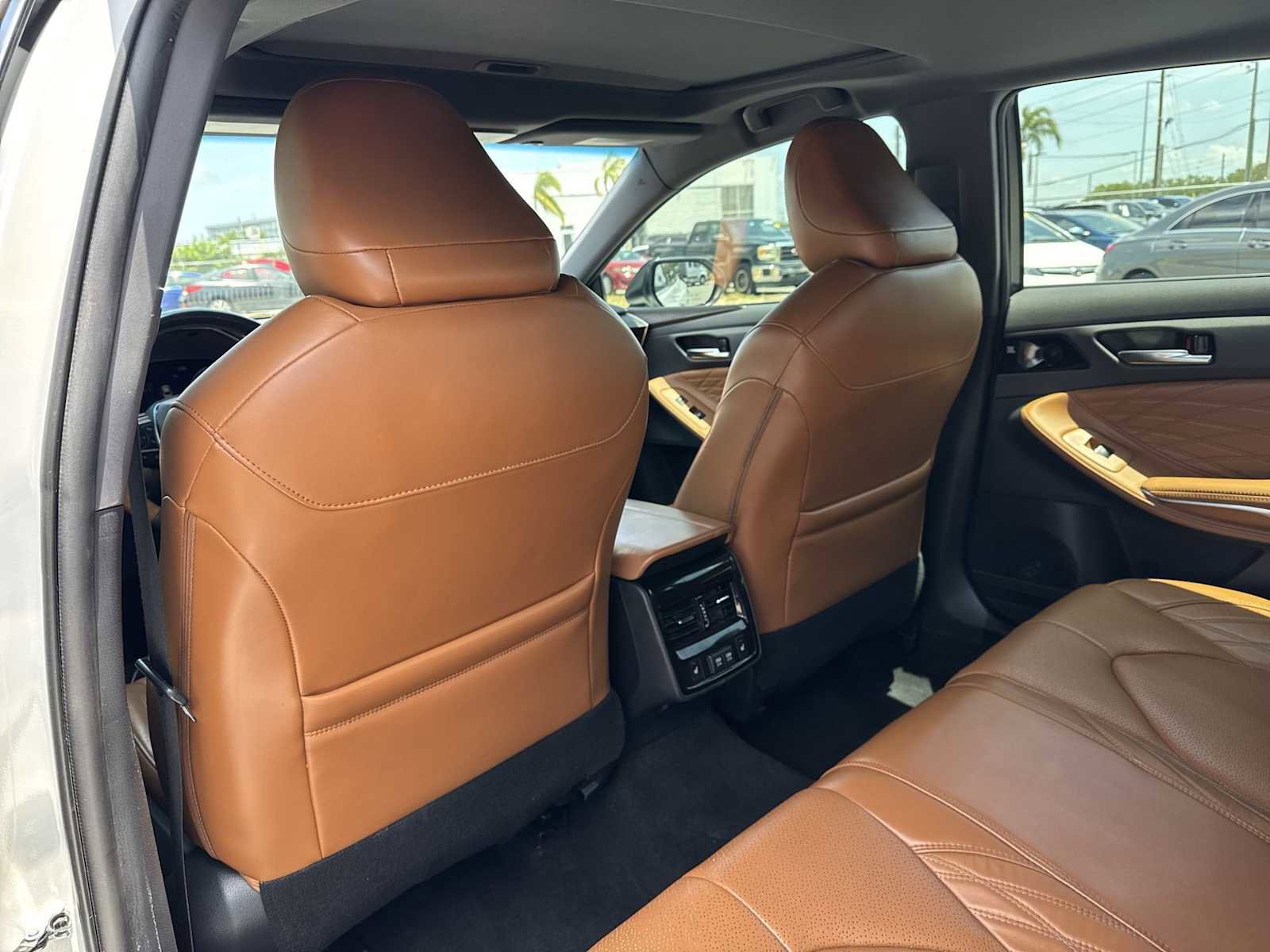 Used 2020 Toyota Avalon Limited FWD image 17