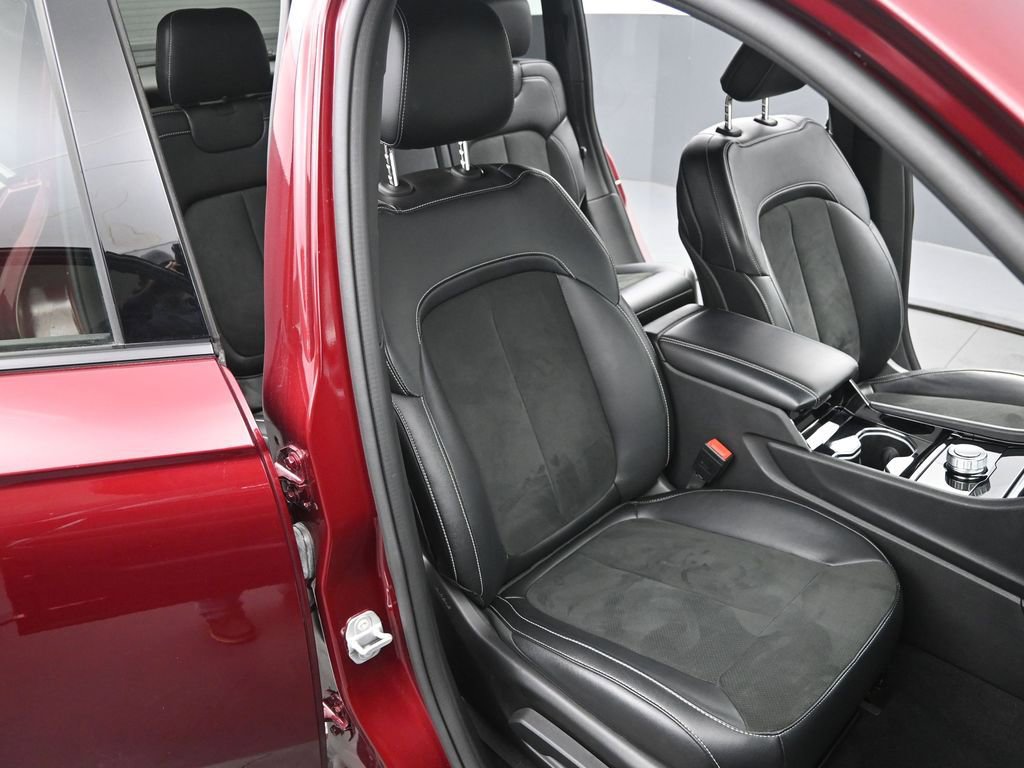 Used 2023 Jeep Grand Cherokee Altitude image 19