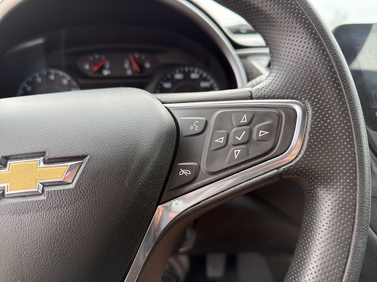 Used 2023 Chevrolet Malibu LT image 40
