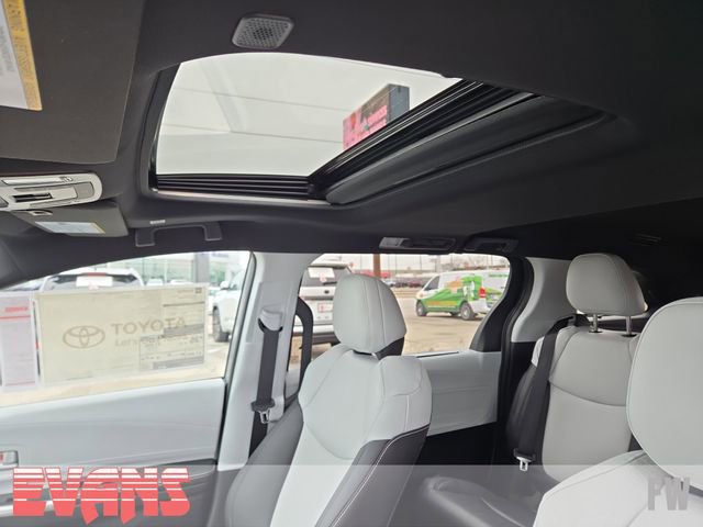 New 2026 Toyota Sienna XSE image 24