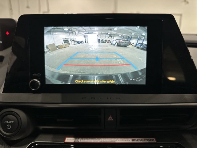 Used 2025 Toyota Prius LE FWD image 29
