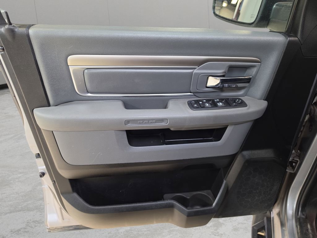 Used 2020 RAM 1500 Classic Warlock w/ Electronics Group image 12