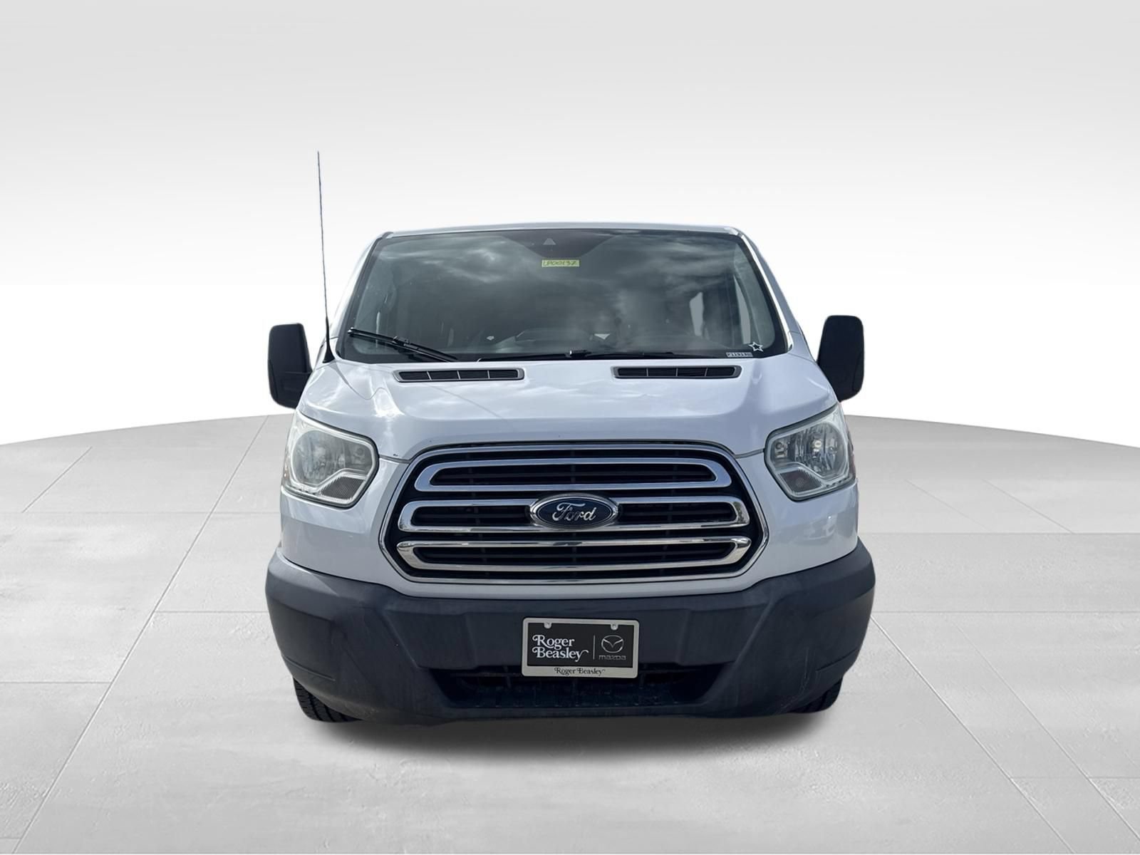 Used 2016 Ford Transit 350 XLT RWD image 2