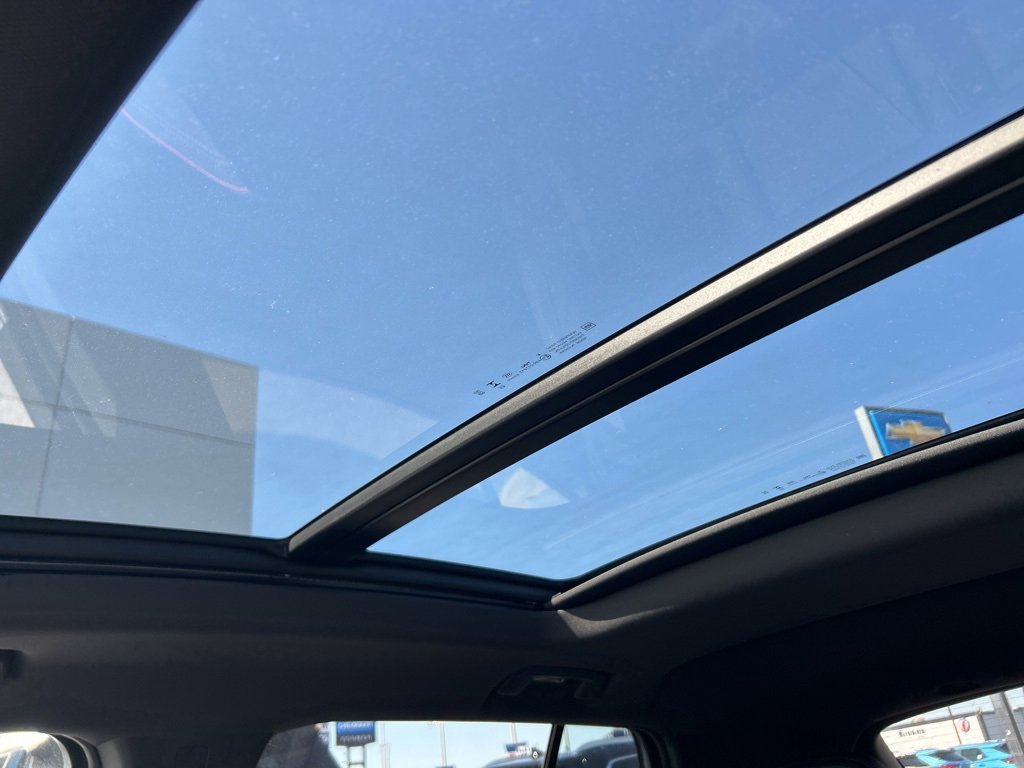 Used 2025 Chevrolet Equinox EV RS image 26