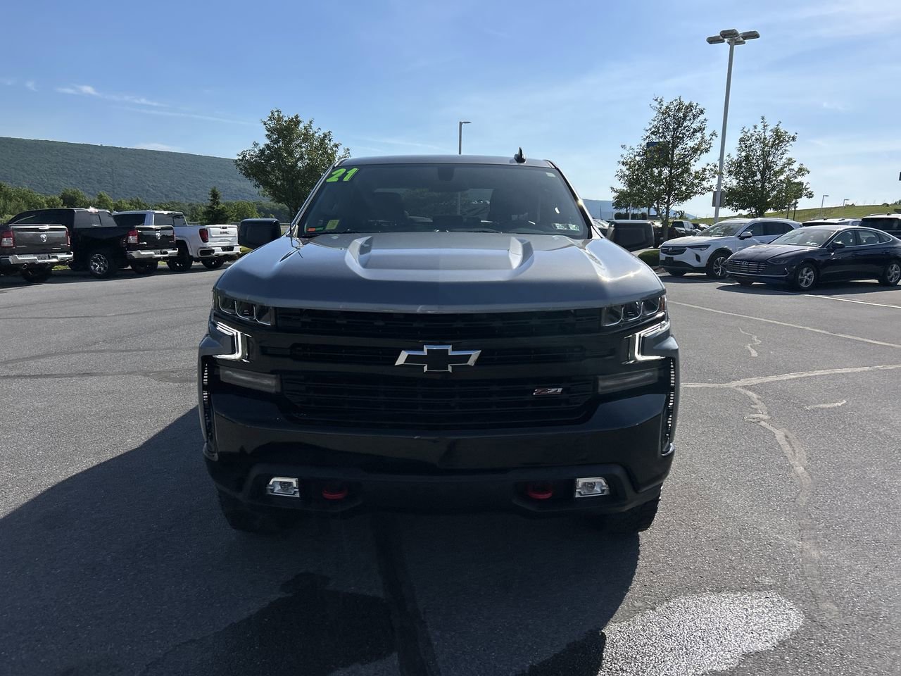 Used 2021 Chevrolet Silverado 1500 LT Trail Boss w/ Bed Protection Package AWD/4WD image 2