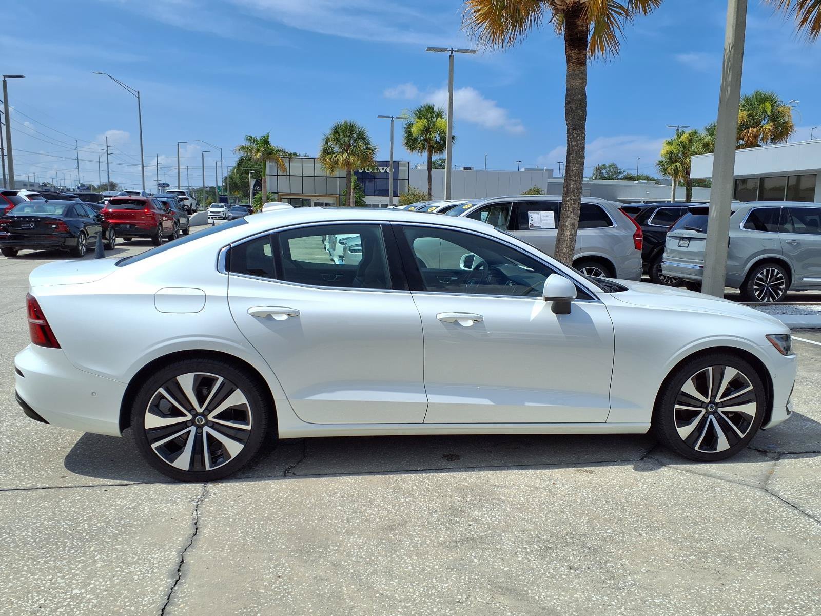 Certified 2023 Volvo S60 B5 Ultimate w/ Protection Package Premier FWD image 8