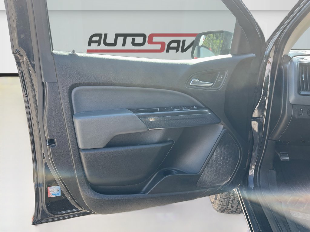 Used 2019 Chevrolet Colorado Z71 w/ Z71 Midnight Edition AWD/4WD image 17