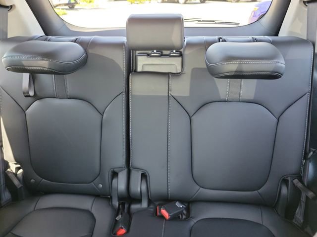 Certified 2025 Honda Pilot Touring image 14