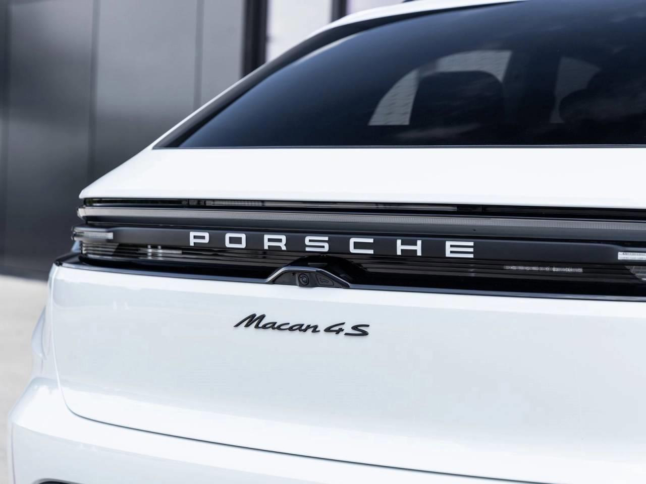 Used 2025 Porsche Macan 4S Electric image 61