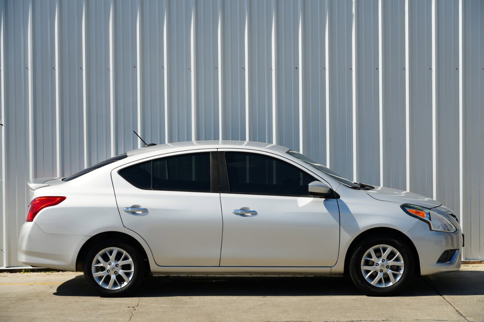 Used 2018 Nissan Versa SV w/ SV Special Edition Package image 44