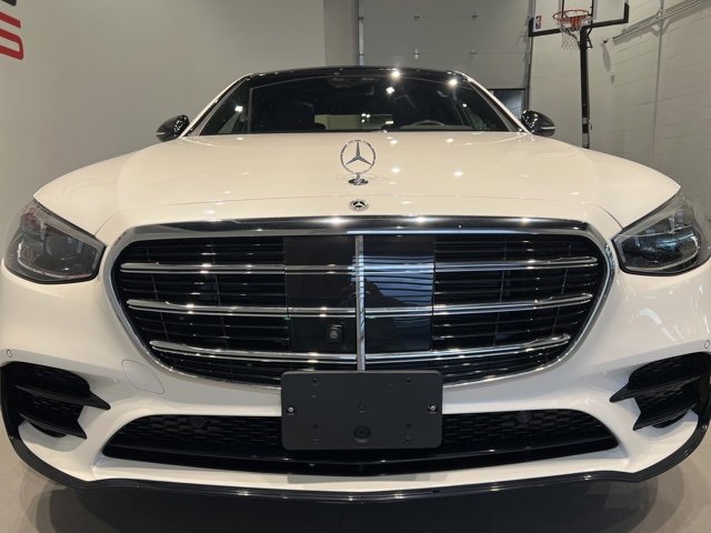 Used 2022 Mercedes-Benz S 580 4MATIC Sedan image 2