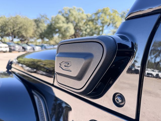 Used 2021 Jeep Wrangler Unlimited Sahara image 7