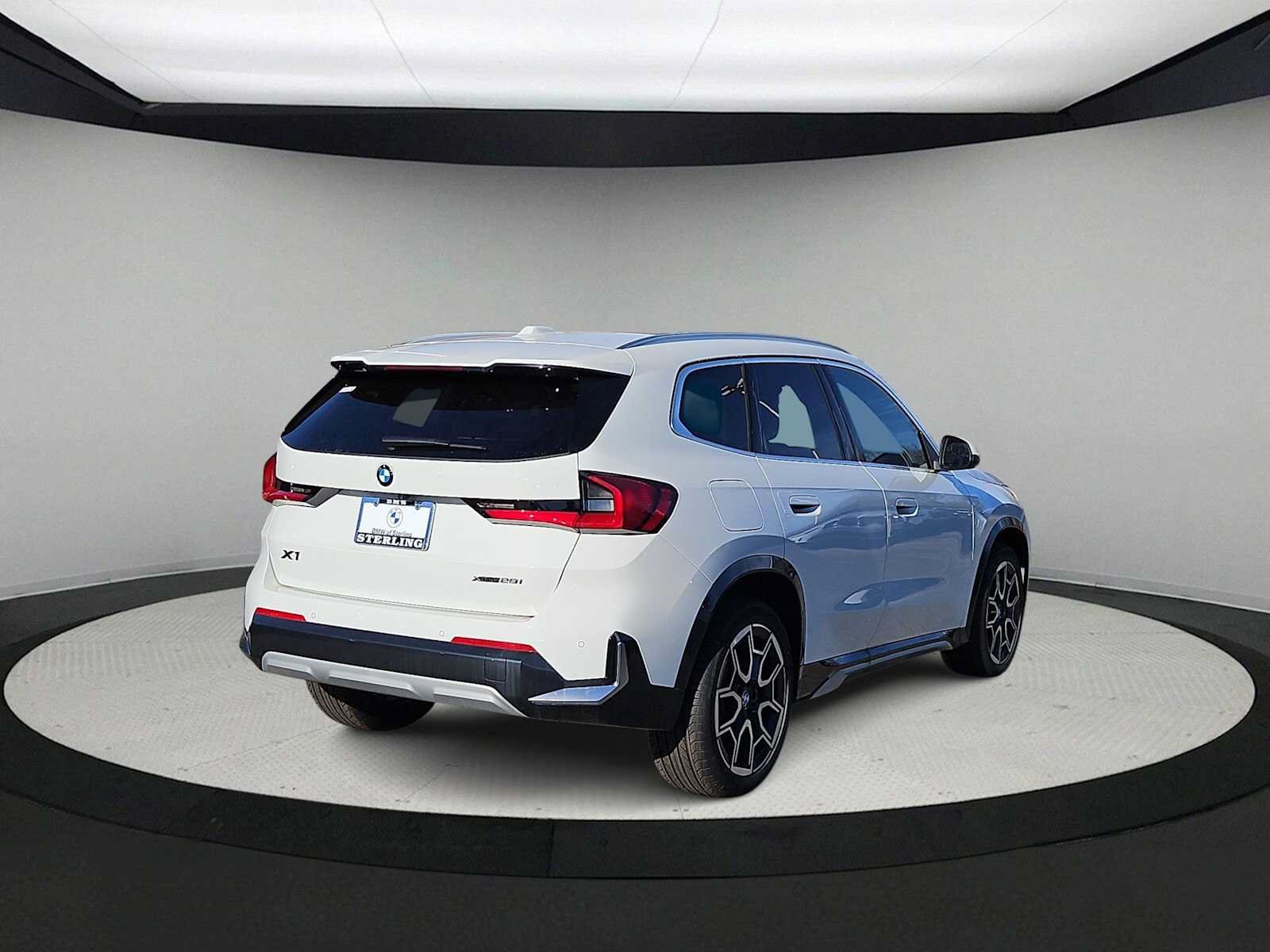 Used 2026 BMW X1 xDrive28i AWD/4WD image 8