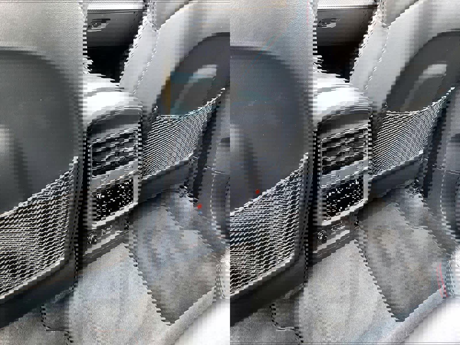 Used 2020 Audi RS Q8 w/ Carbon Optic Package image 37