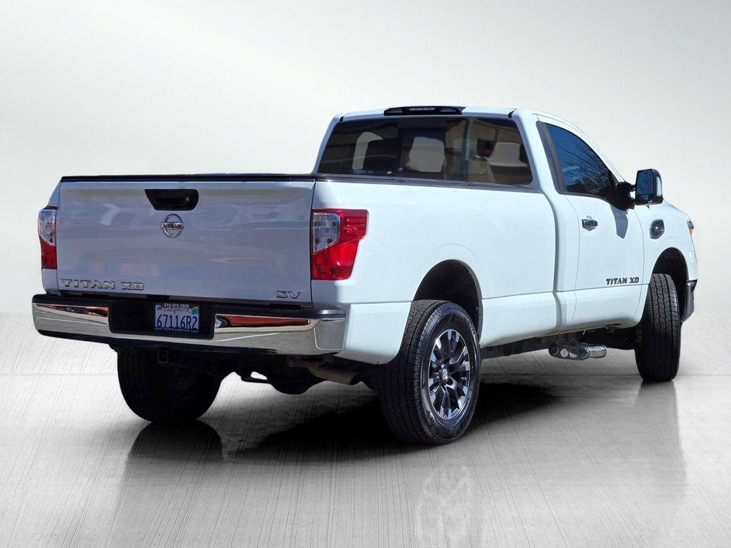 Used 2018 Nissan Titan SV image 4