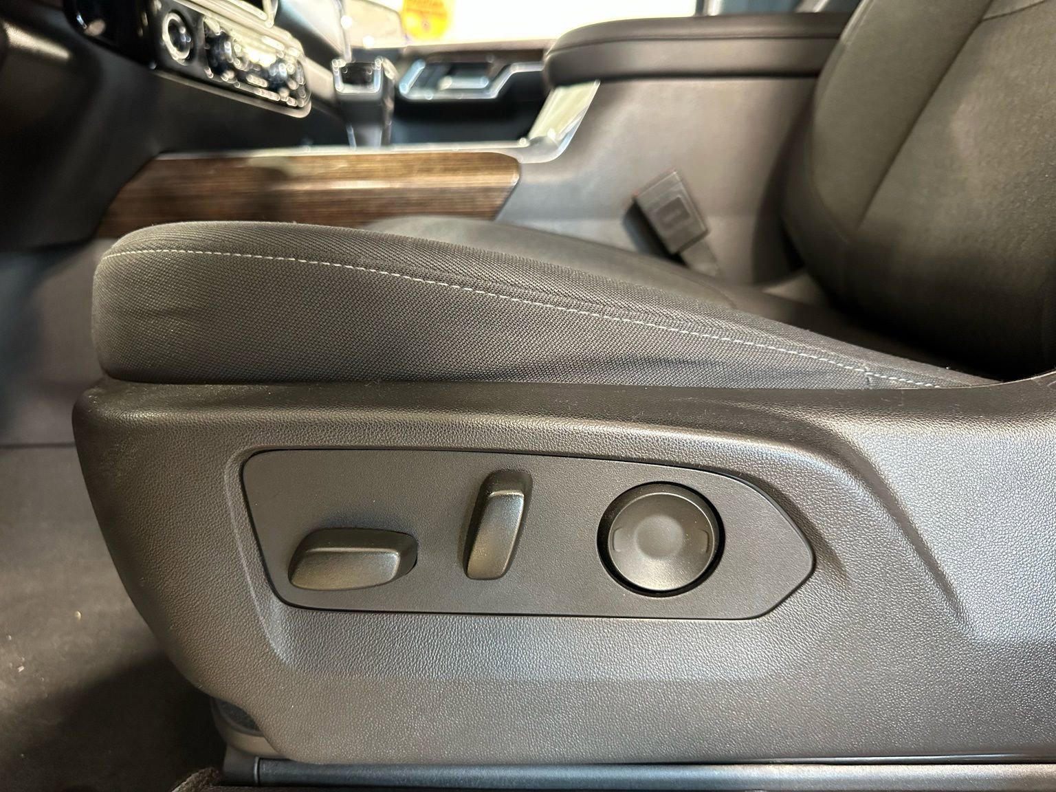 Used 2024 GMC Sierra 1500 Elevation image 14