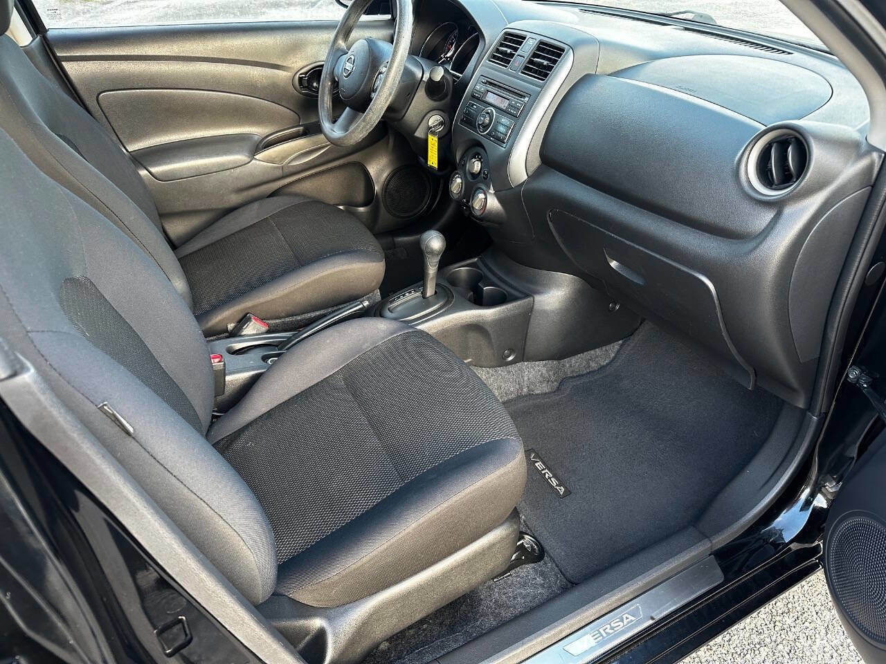 Used 2012 Nissan Versa SV FWD image 12