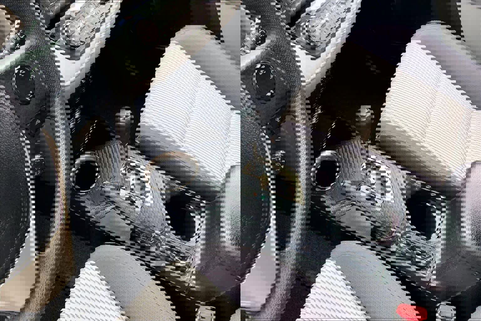 Used 2013 Toyota RAV4 XLE image 16