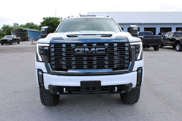 Used 2024 GMC Sierra 3500 Denali Ultimate AWD/4WD image 2
