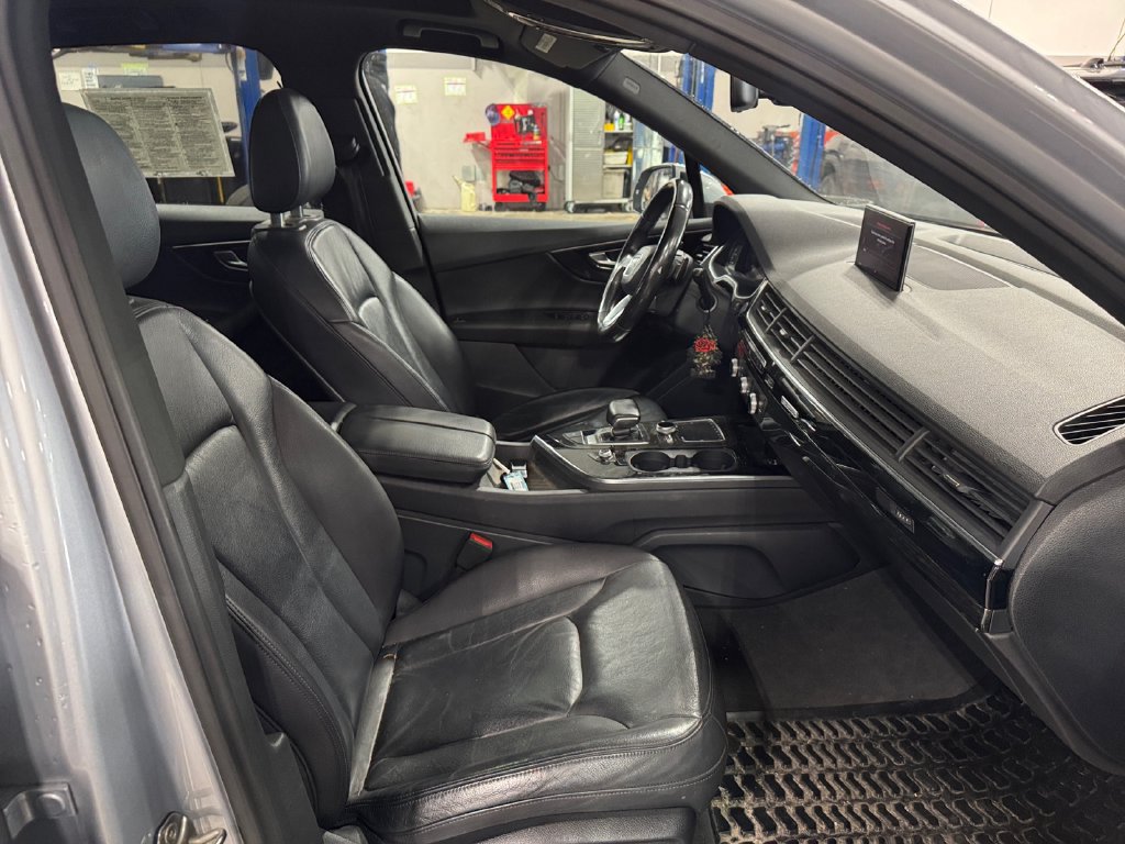 Used 2017 Audi Q7 3.0T Premium Plus AWD/4WD image 28