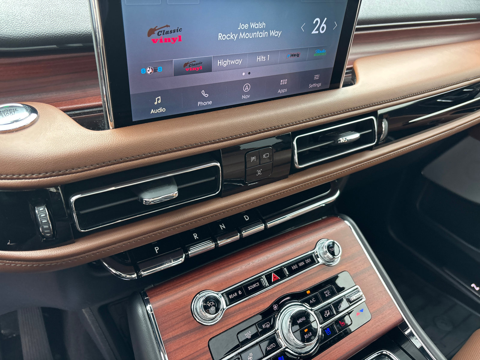 Certified 2023 Lincoln Aviator Reserve w/ Equipment Group 201A image 21