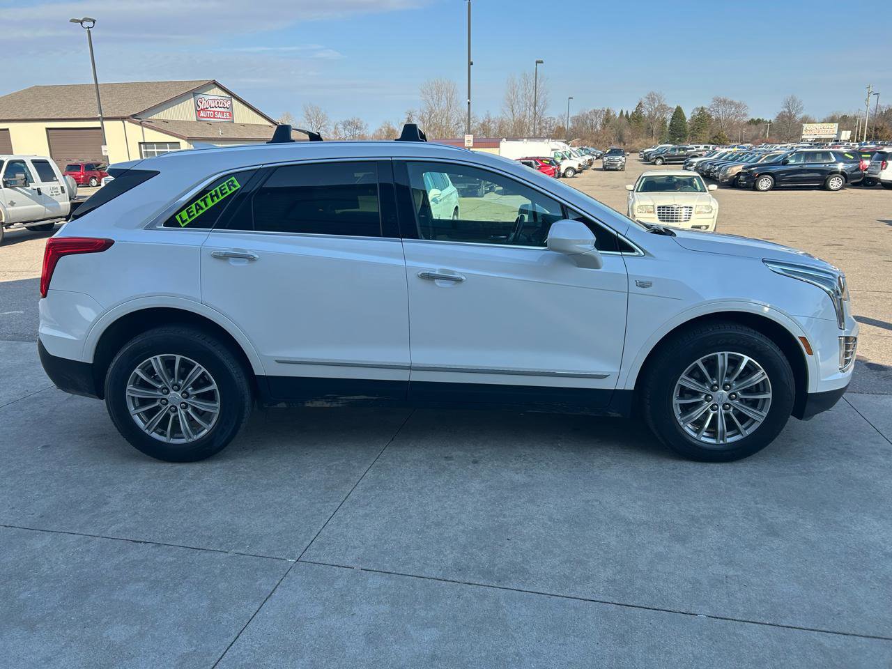 Used 2017 Cadillac XT5 Luxury w/ Driver Awareness Package image 4