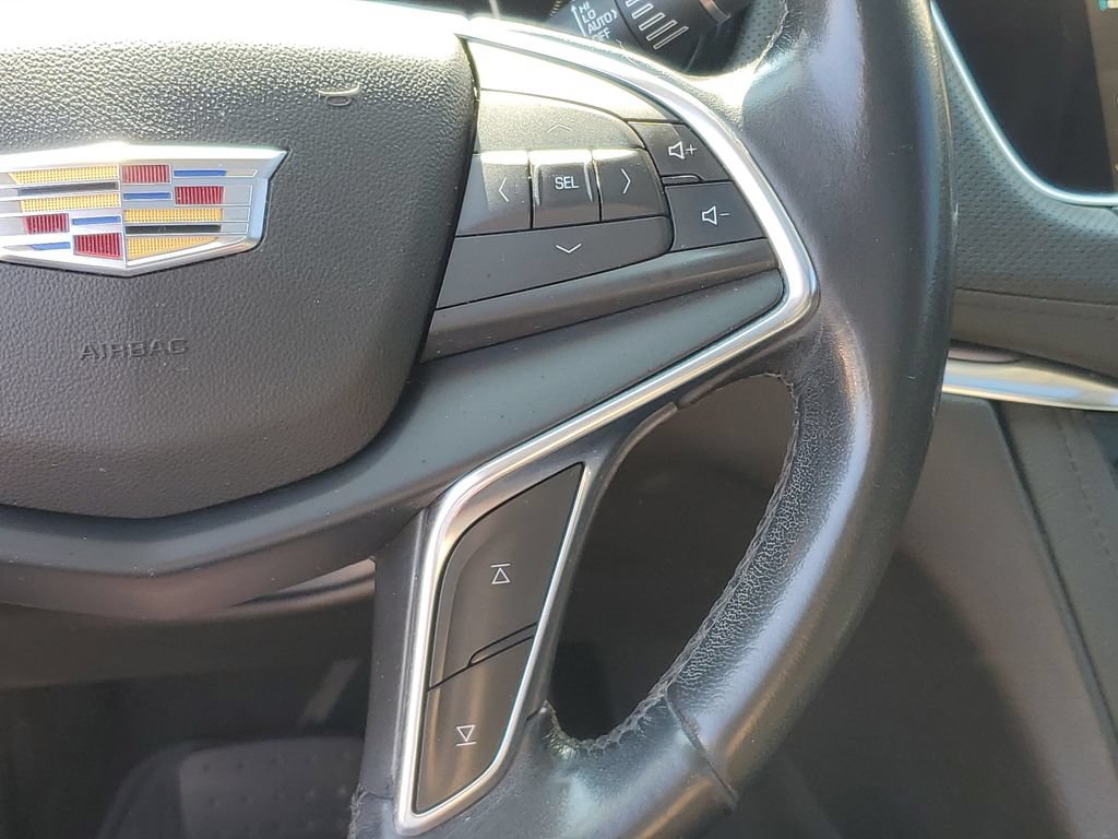 Used 2018 Cadillac XT5 Luxury w/ Driver Awareness Package FWD image 13