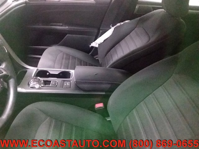 Used 2019 Ford Fusion SE image 9