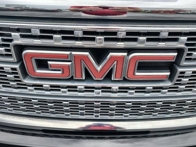 Used 2016 GMC Sierra 1500 Denali w/ Enhanced Driver Alert Package AWD/4WD image 30