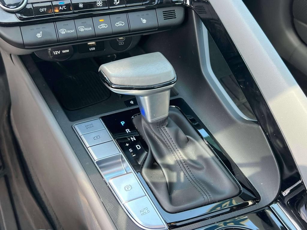 Certified 2025 Hyundai Elantra SEL FWD image 30