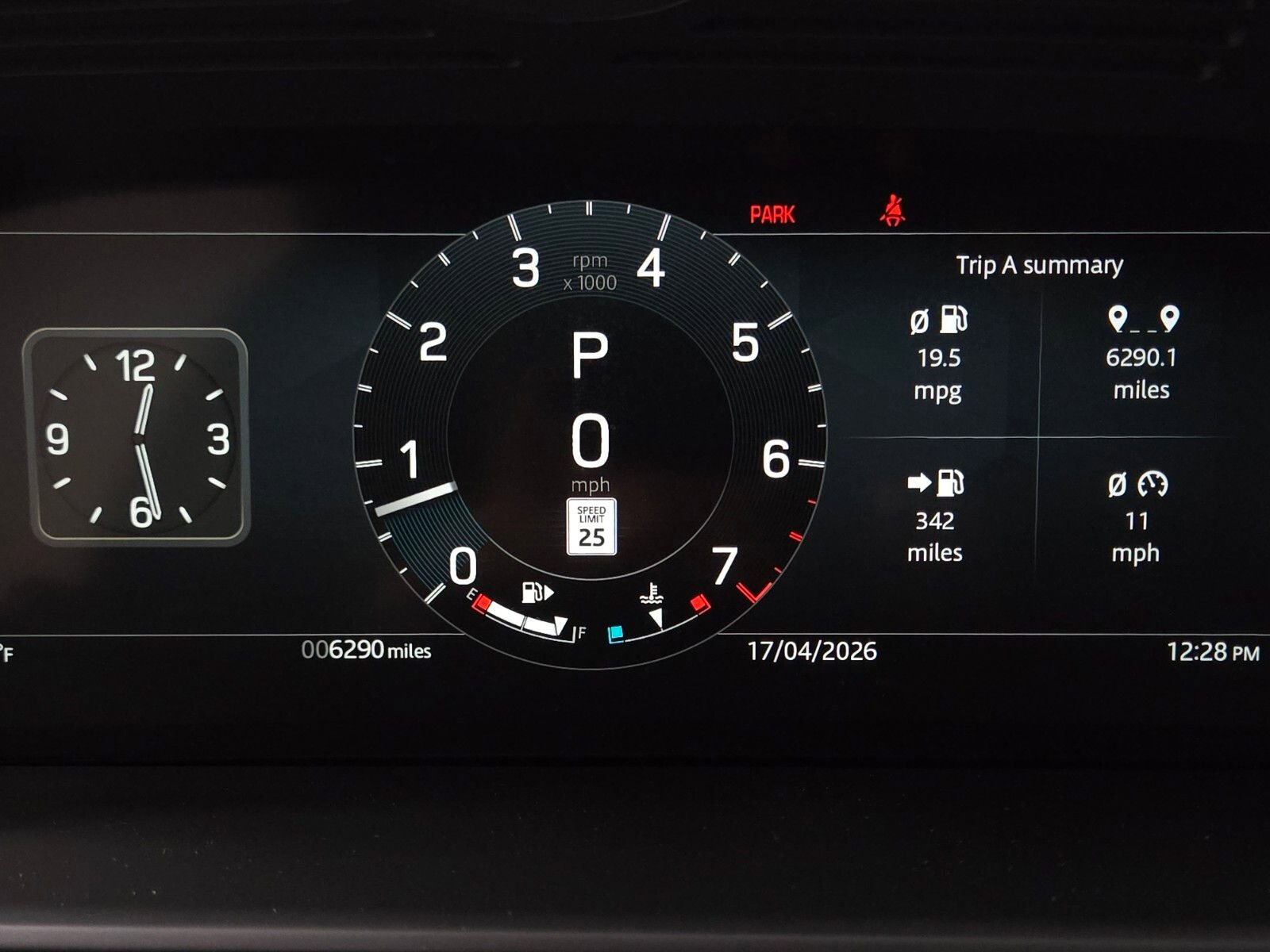 Used 2025 Land Rover Discovery S AWD/4WD image 32