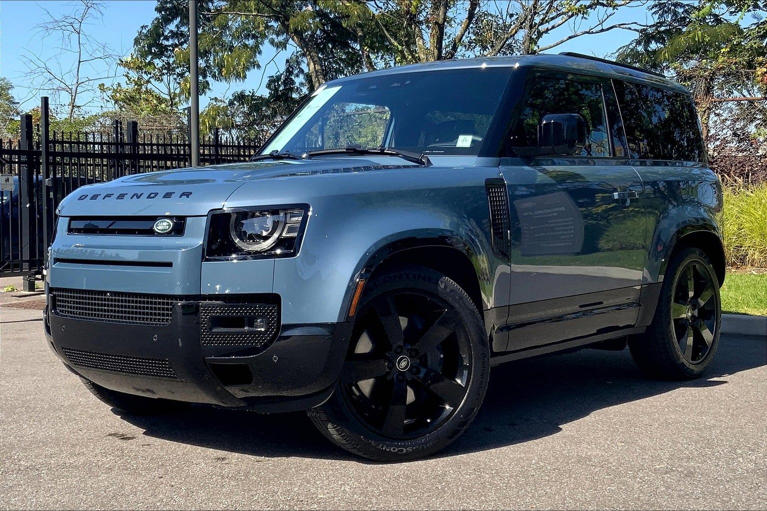Used 2025 Land Rover Defender 90 X-Dynamic SE