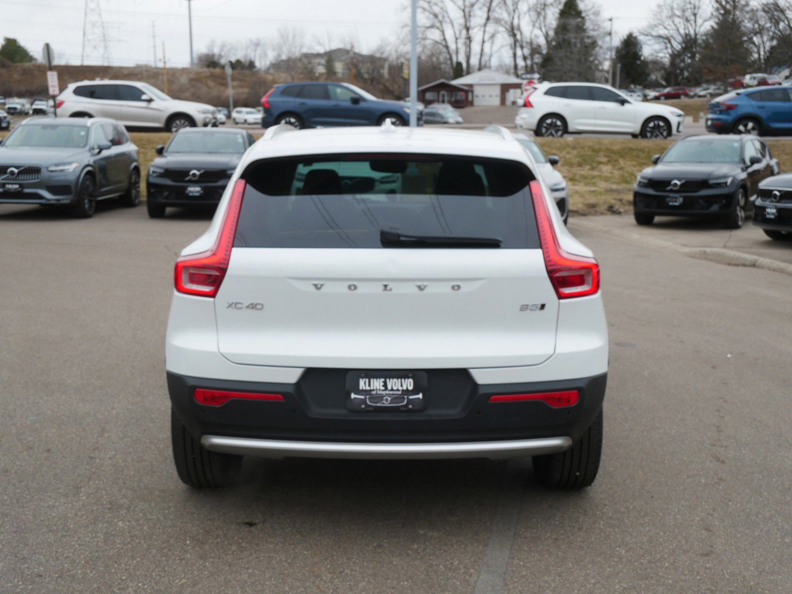 Used 2025 Volvo XC40 B5 Plus image 6