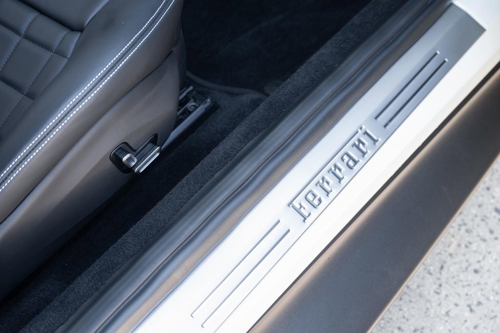 Used 2022 Ferrari Roma RWD image 55