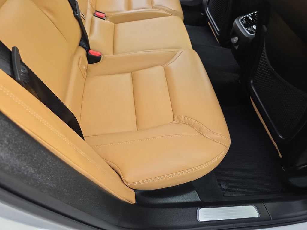 Used 2025 Volvo V90 B6 Cross Country Ultra AWD/4WD image 15