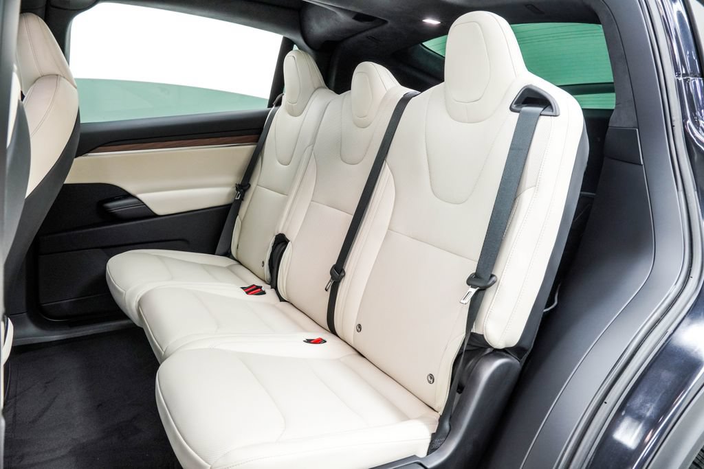 Used 2025 Tesla Model X AWD/4WD image 18