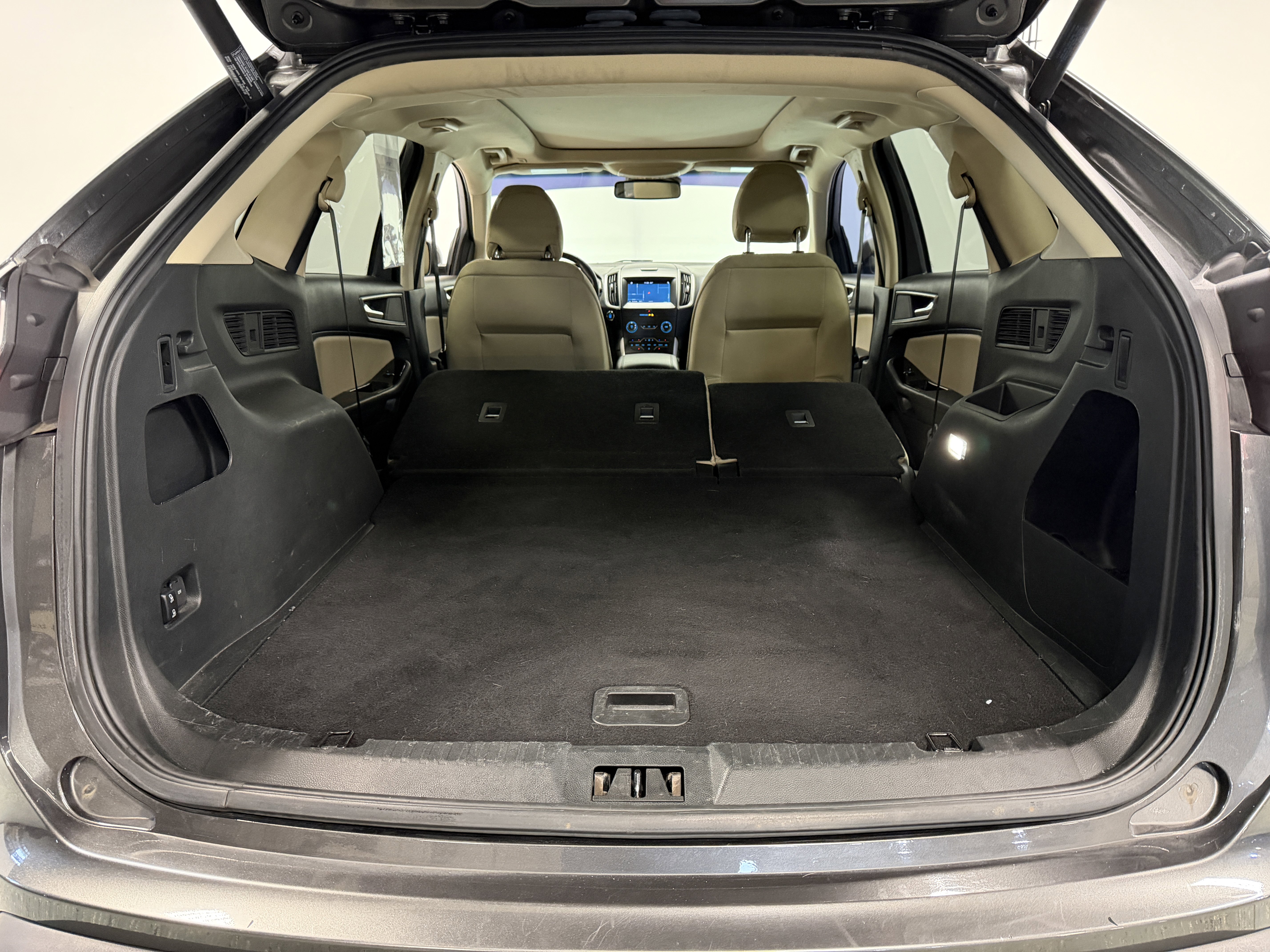 Used 2019 Ford Edge SEL image 26