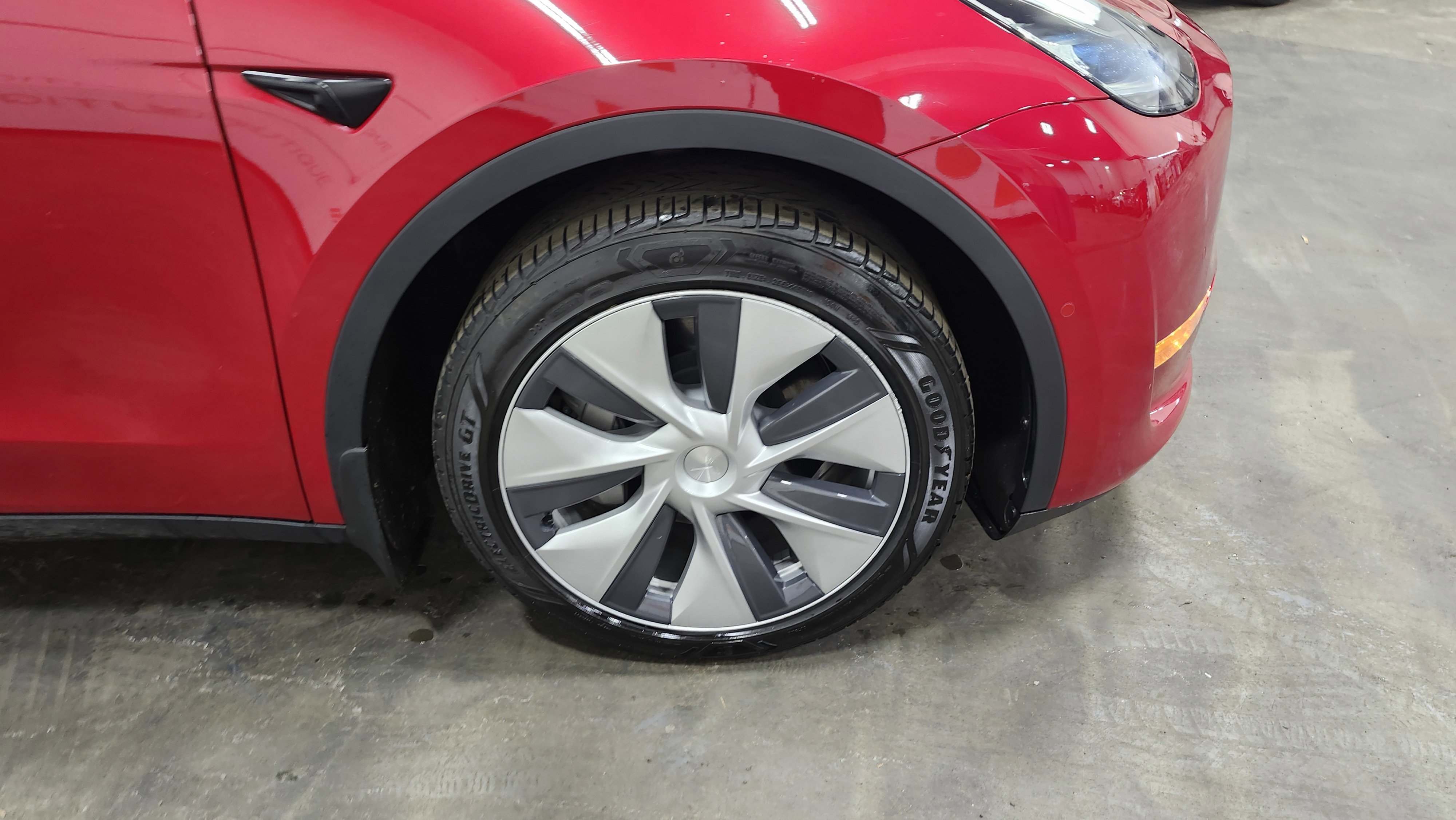 Used 2023 Tesla Model Y Long Range image 10