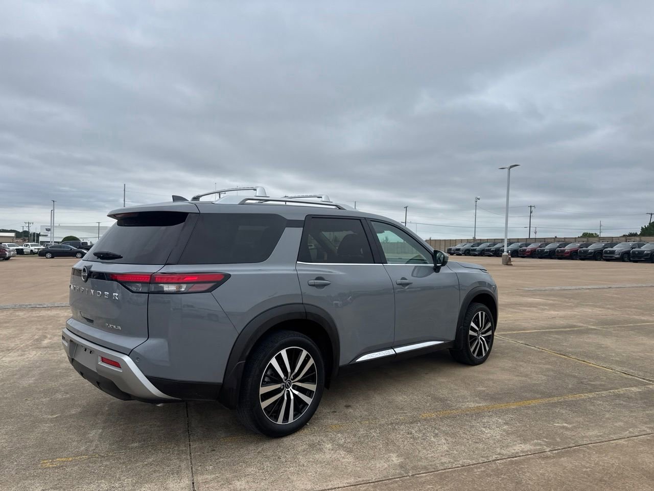 Certified 2024 Nissan Pathfinder Platinum FWD image 20