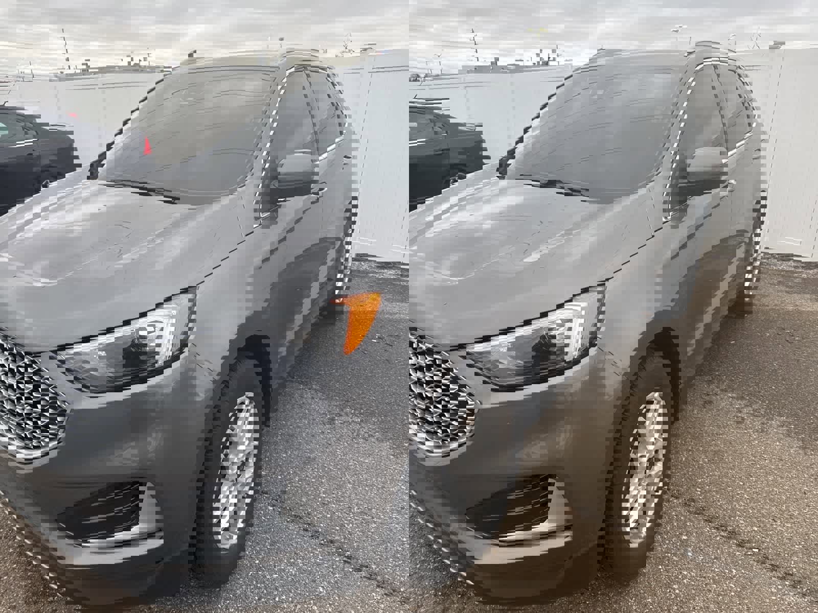 Used 2023 Ford Edge SEL image 25