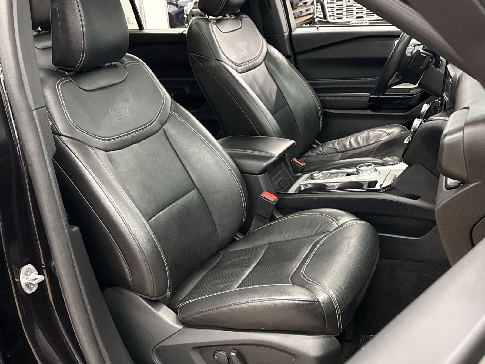 Used 2022 Ford Explorer ST w/ Equipment Group 401A AWD/4WD image 30