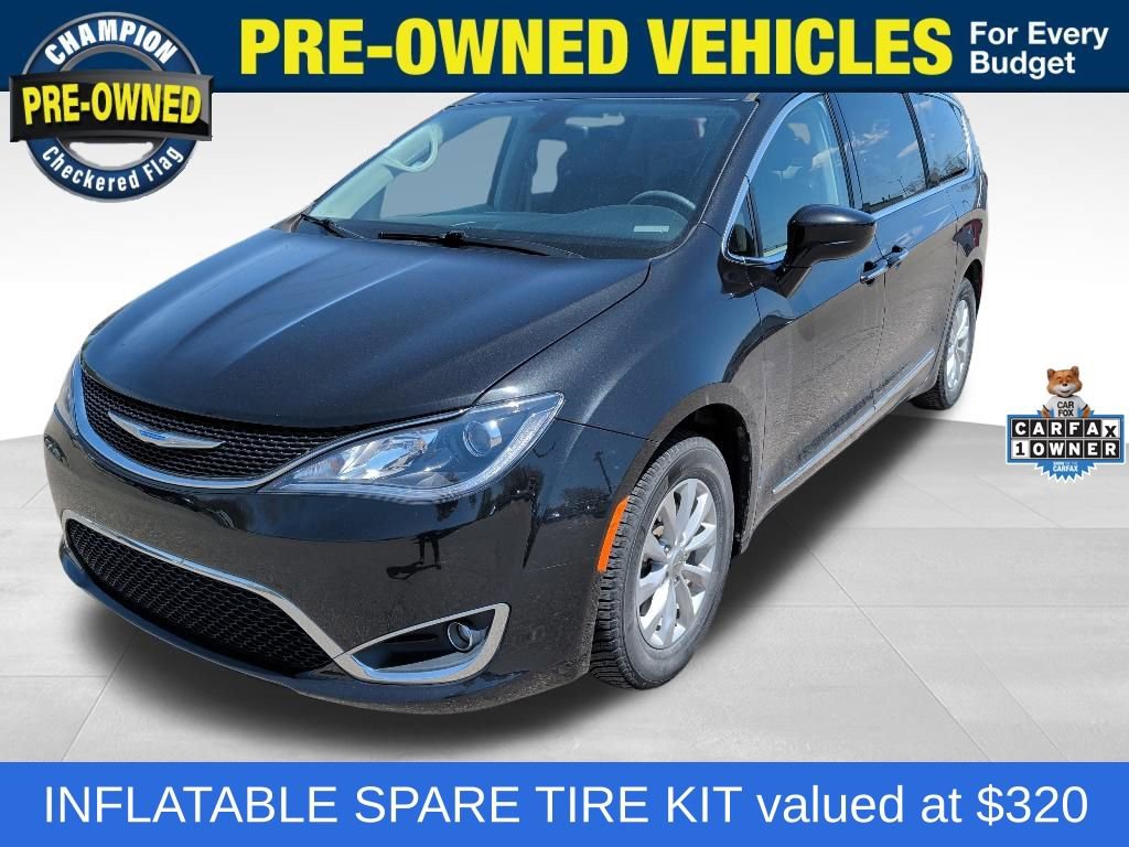 Used 2018 Chrysler Pacifica Touring-L FWD image 1