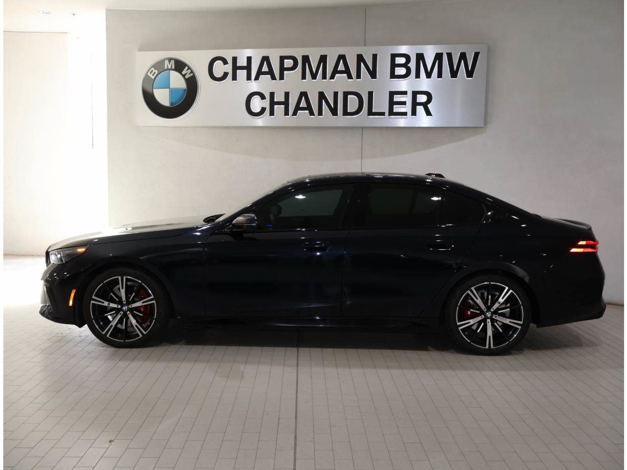 Used 2024 BMW 530i w/ M Sport Package RWD image 3