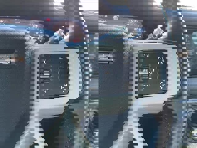 Used 2020 Land Rover Defender 110 SE image 13