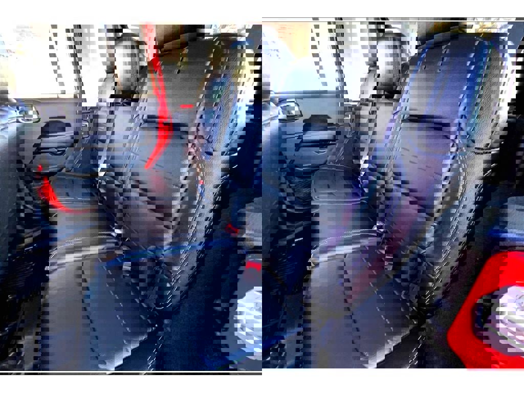 Used 2019 Jeep Wrangler Unlimited Sahara image 27